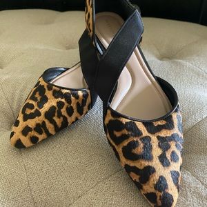 Faux fur leopard print flats.
